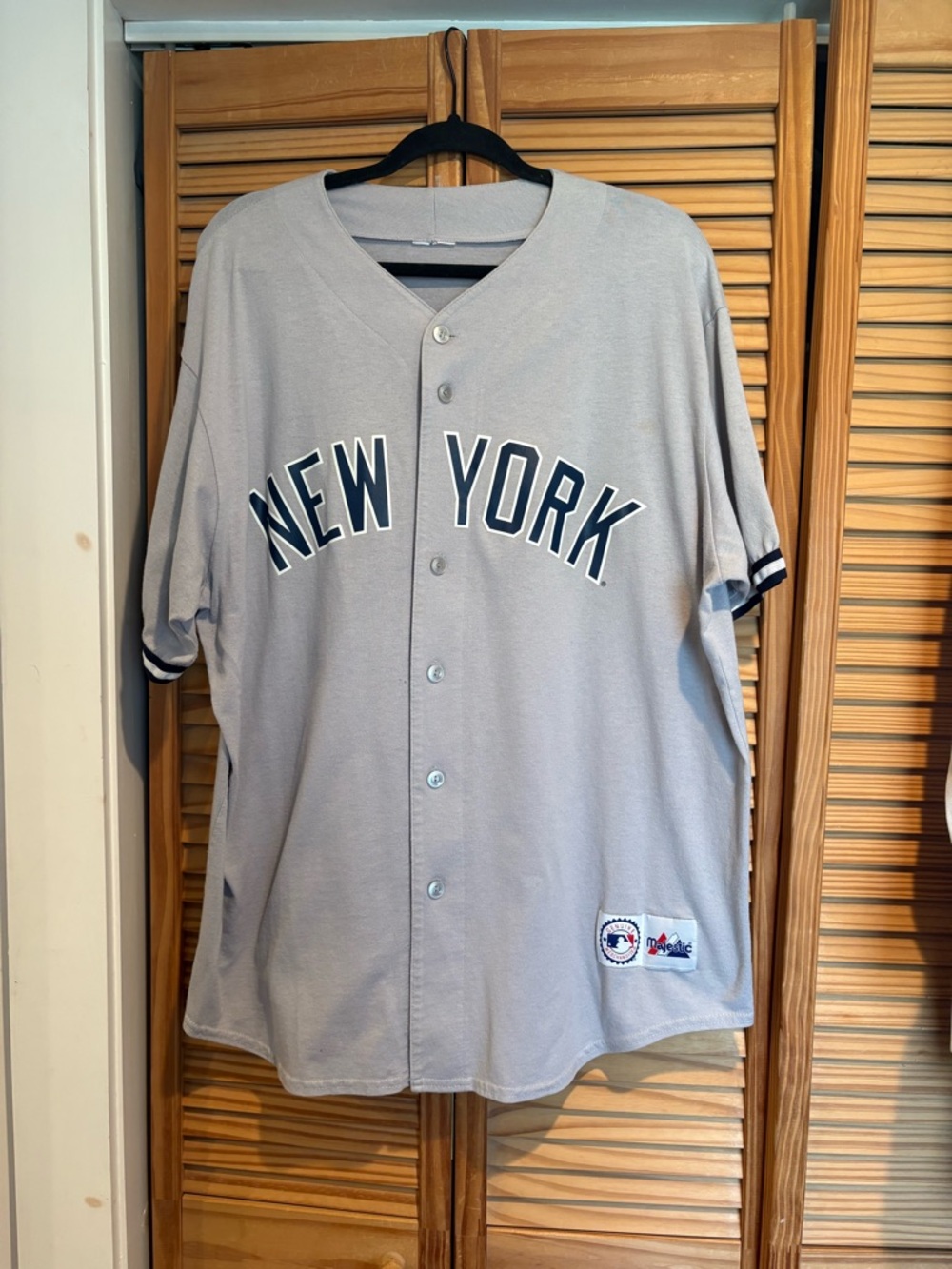 Vintage New York Yankees Gray Button-Front Baseball Jersey Shirt Sports Athletic